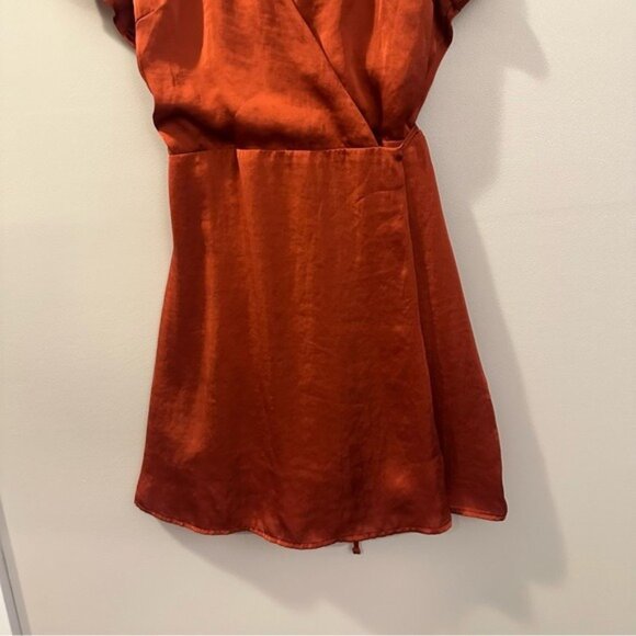 Urban Outfitters Rust Satin Wrap Dress Short Sleeve Size Medium Boho Autumncore - Picture 6 of 11
